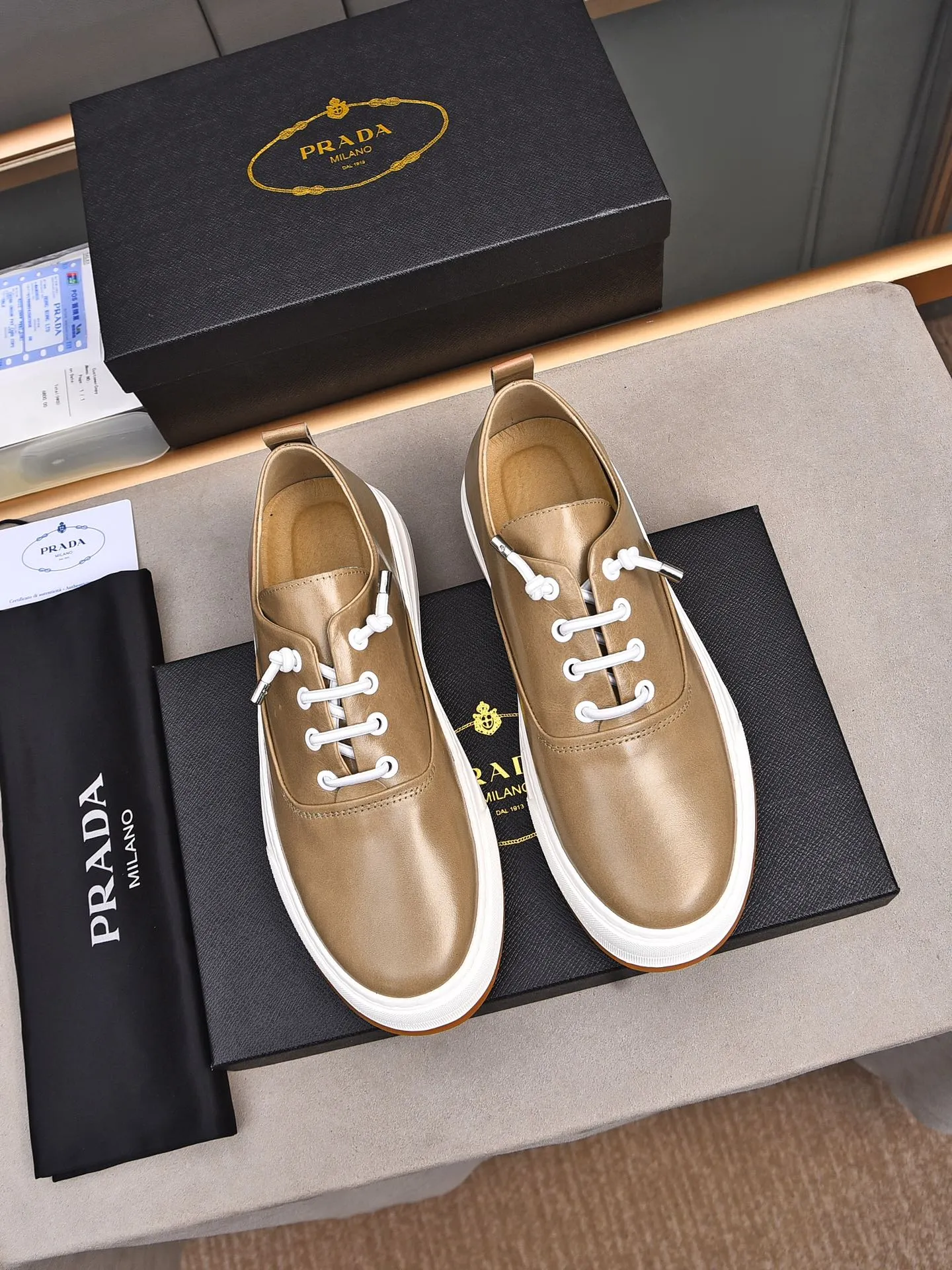Men's Men's Shoes 💰440 [Top-grade butter leather] 🆕🔥New update🔥👟PRADA (Prada) new products are released, imported soft butter leather, fashionable to allow air to penetrate the entire shoe, Niu B's shoes [strong] bring an extremely comfortable and breathable feeling! Beautiful inside and out! Exquisite workmanship, 😌Code number: 38~44 (45 customized) Three colors to choose from.